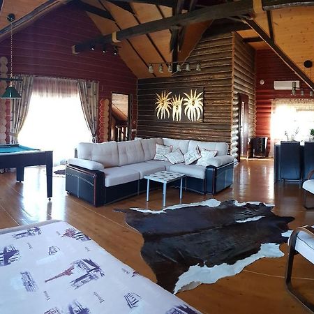 Luxury Villa With Pool And Sauna Чернивци Екстериор снимка