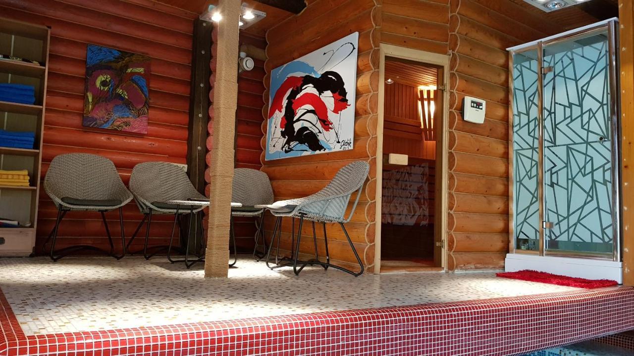 Luxury Villa With Pool And Sauna Чернивци Екстериор снимка
