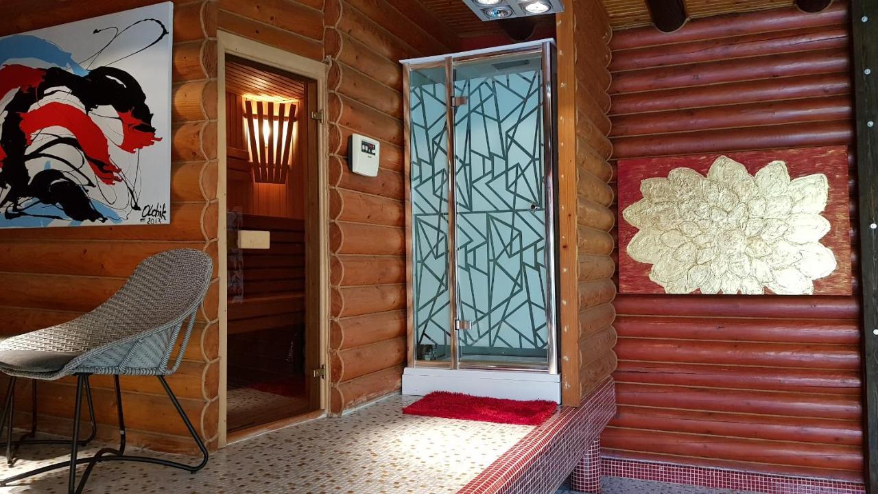 Luxury Villa With Pool And Sauna Чернивци Екстериор снимка