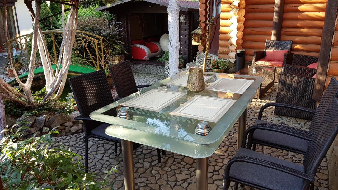 Luxury Villa With Pool And Sauna Чернивци Екстериор снимка