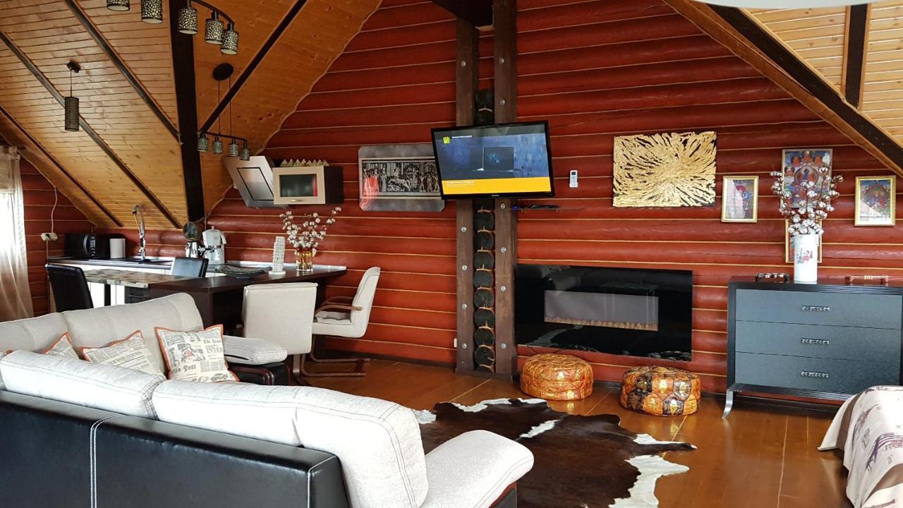 Luxury Villa With Pool And Sauna Чернивци Екстериор снимка