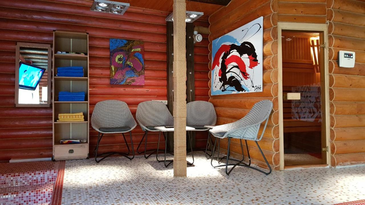 Luxury Villa With Pool And Sauna Чернивци Екстериор снимка