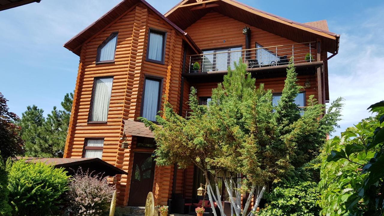 Luxury Villa With Pool And Sauna Чернивци Екстериор снимка