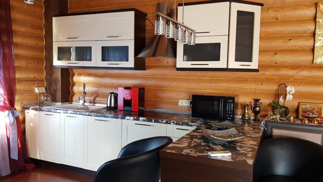 Luxury Villa With Pool And Sauna Чернивци Екстериор снимка
