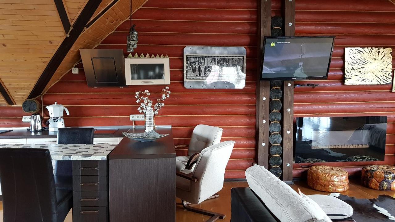 Luxury Villa With Pool And Sauna Чернивци Екстериор снимка