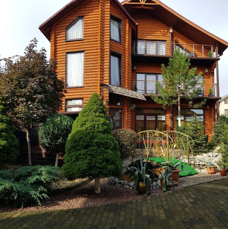 Luxury Villa With Pool And Sauna Чернивци Екстериор снимка
