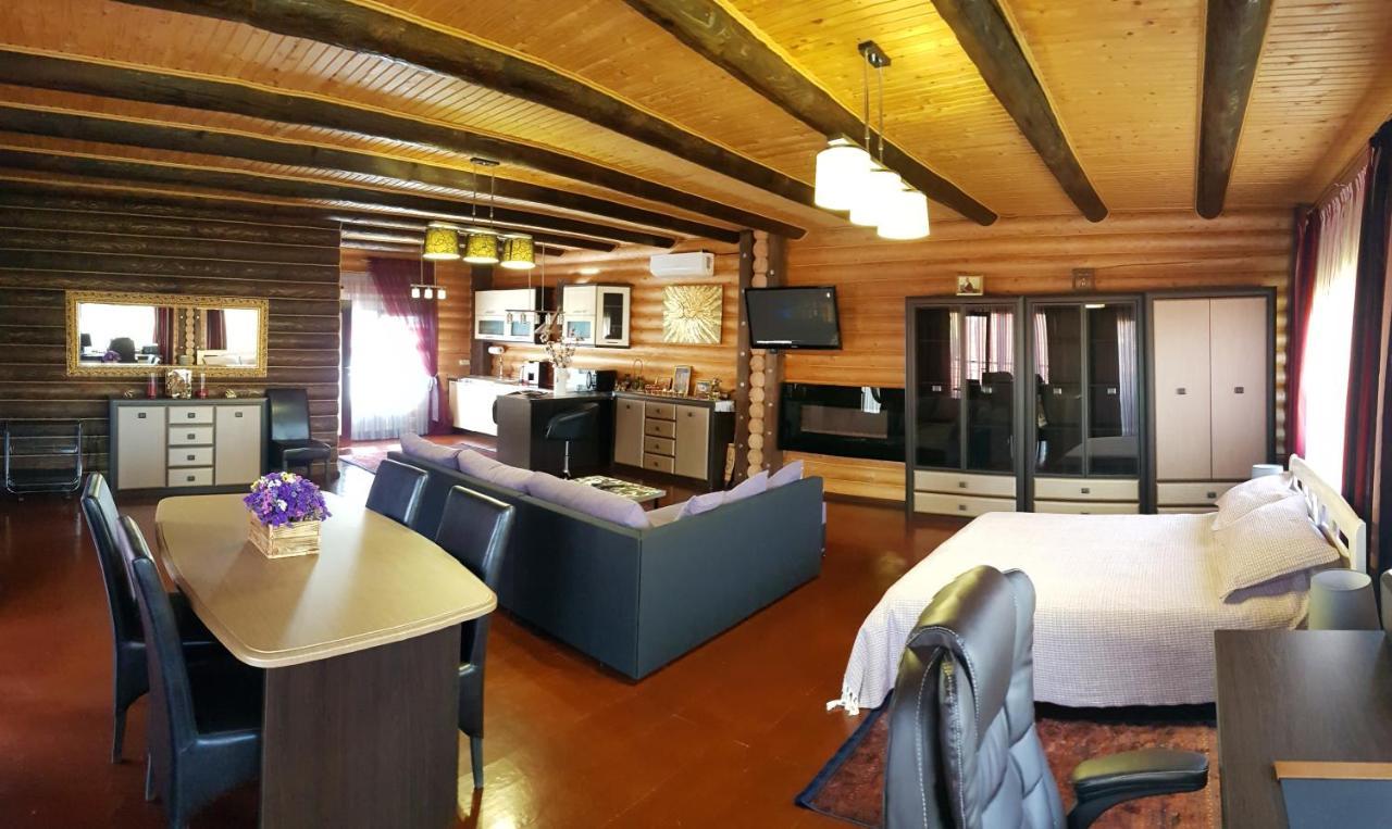 Luxury Villa With Pool And Sauna Чернивци Екстериор снимка