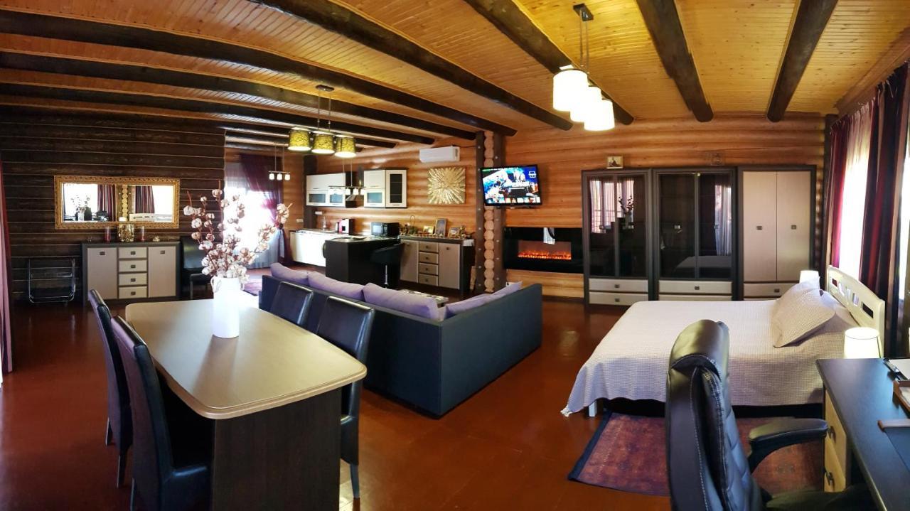 Luxury Villa With Pool And Sauna Чернивци Екстериор снимка
